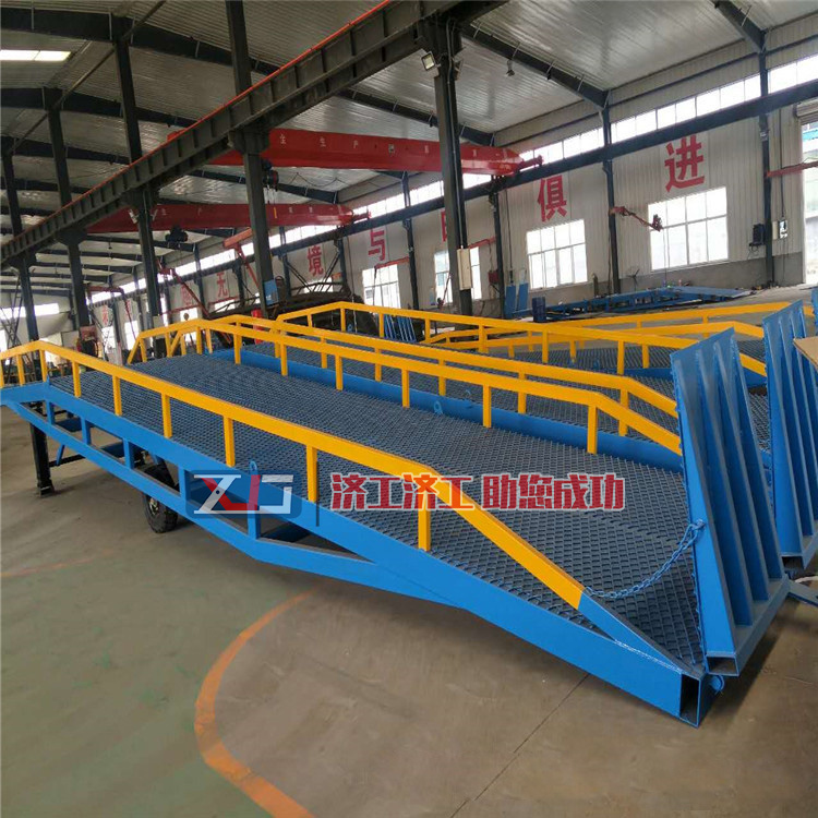 【移動(dòng)式登車(chē)橋】移動(dòng)式液壓登車(chē)橋生產(chǎn)廠家/報(bào)價(jià)